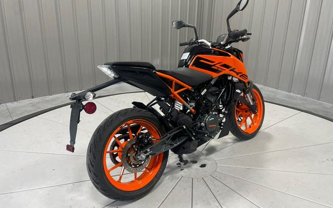 2023 KTM 200 DUKE