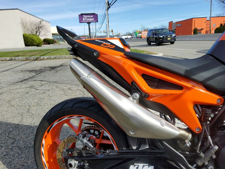 2022 KTM 890 Duke GP