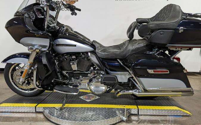 2019 Harley-Davidson Road Glide Ultra Midnight Blue/Barracuda Silver