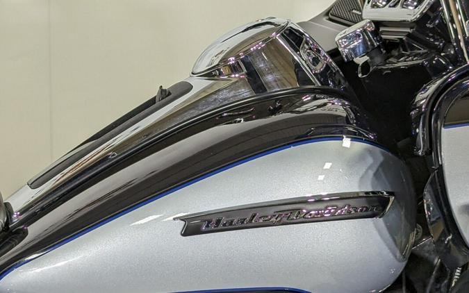 2019 Harley-Davidson Road Glide Ultra Midnight Blue/Barracuda Silver