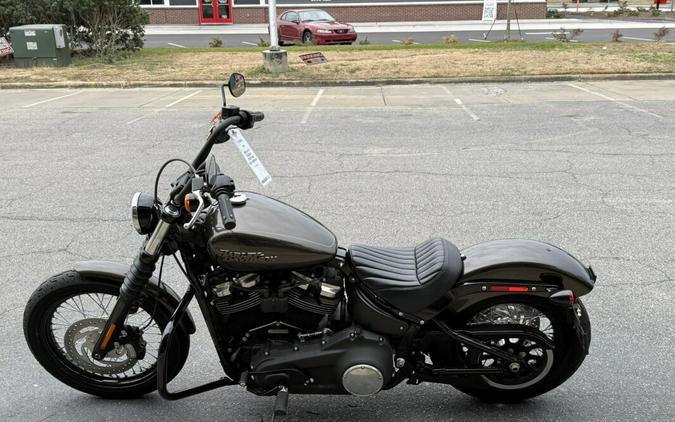 2020 Harley-Davidson Street Bob River Rock Gray