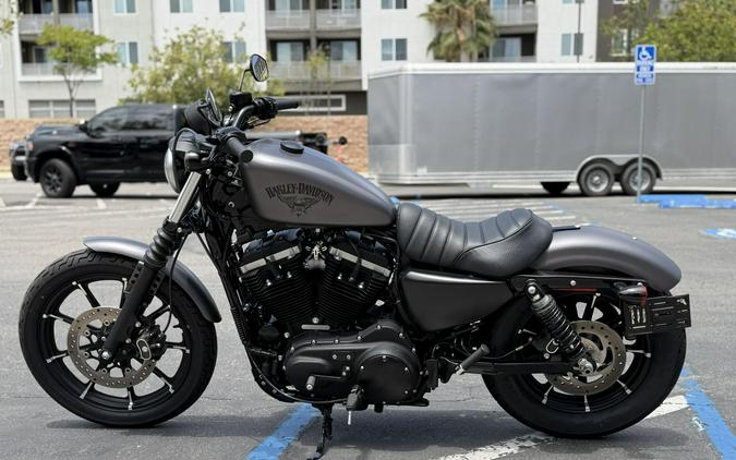 2016 Harley-Davidson® Iron 883™ Charcoal Denim