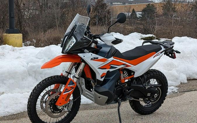 2023 KTM 890 Adventure R First Look [7 Fast Facts + 16 Photos]