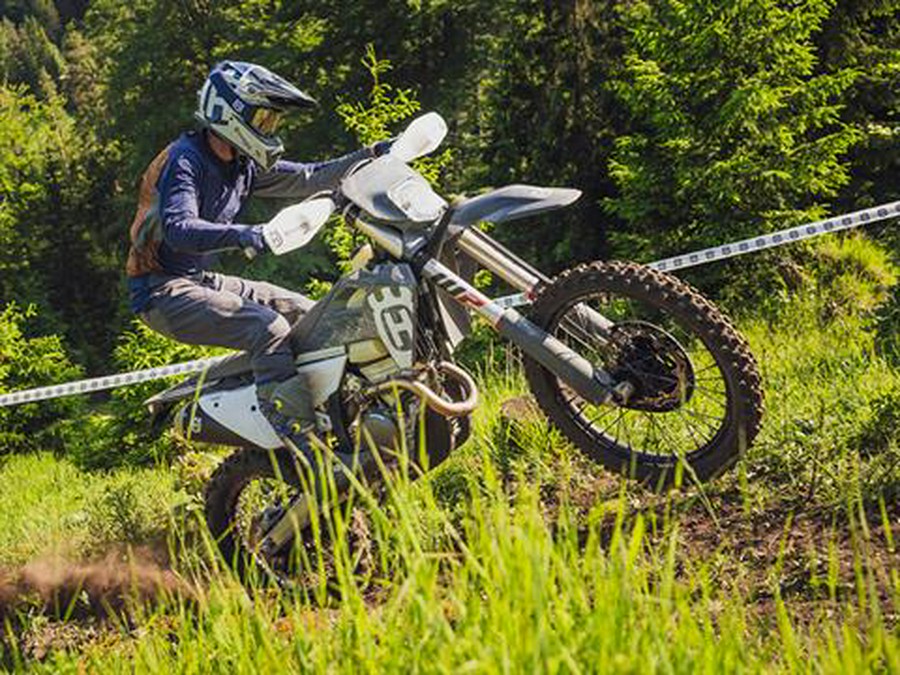 2025 Husqvarna TE 300 Pro