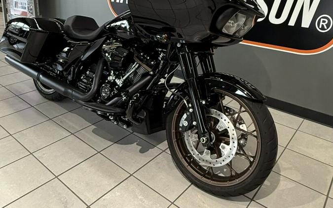 2022 Harley-Davidson® Road Glide® ST Vivid Black