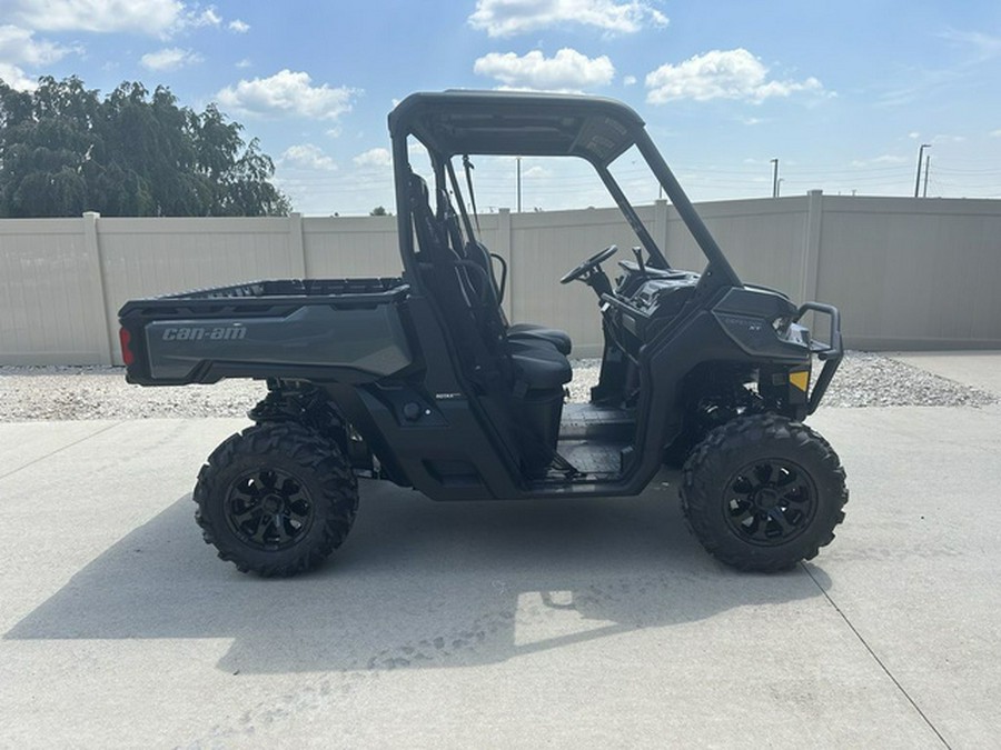 2024 Can-Am Defender XT HD10