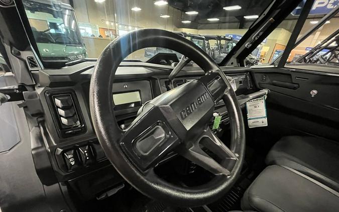 2026 Can-Am Defender XT CAB HD11