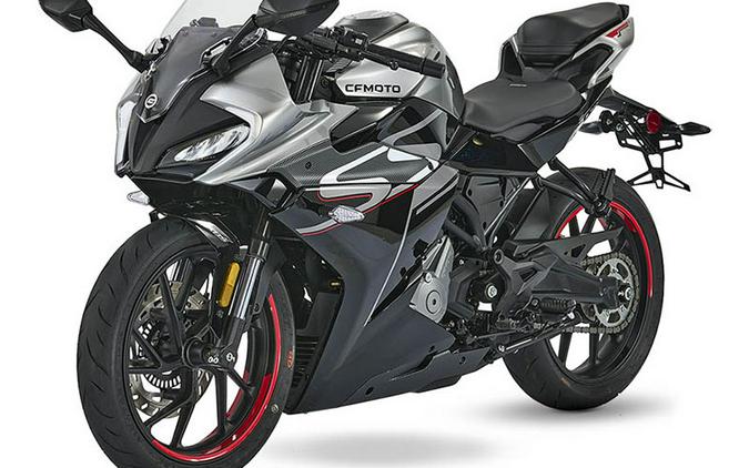 2023 CFMOTO 300 SS