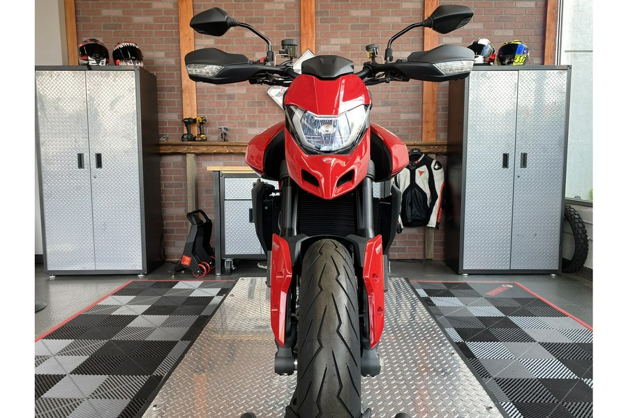 2023 Ducati Hypermotard 950 - Demo