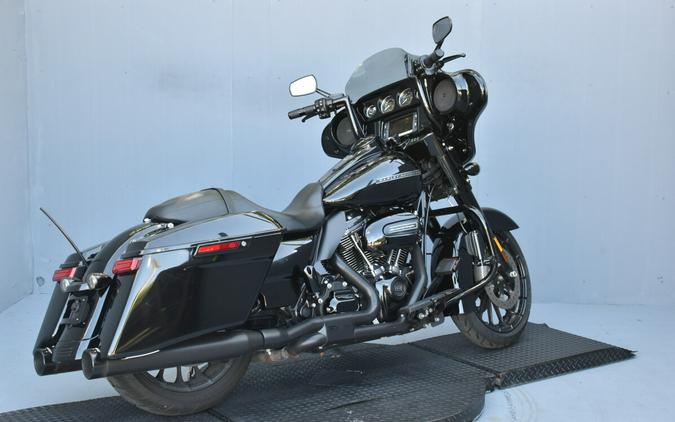 2018 Harley-Davidson Street Glide Special