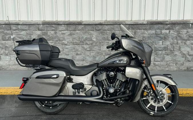 2025 Indian Motorcycle Roadmaster® Dark Horse® with PowerBand Audio Package