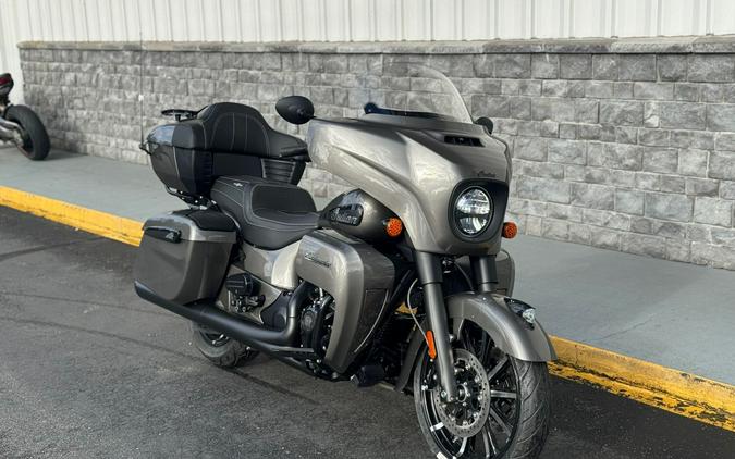 2025 Indian Motorcycle Roadmaster® Dark Horse® with PowerBand Audio Package