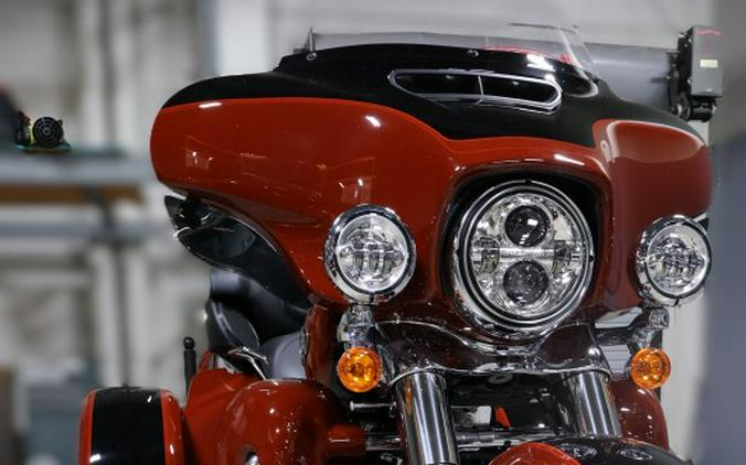 2024 Harley-Davidson Tri Glide Ultra Red Rock / Vivid Black
