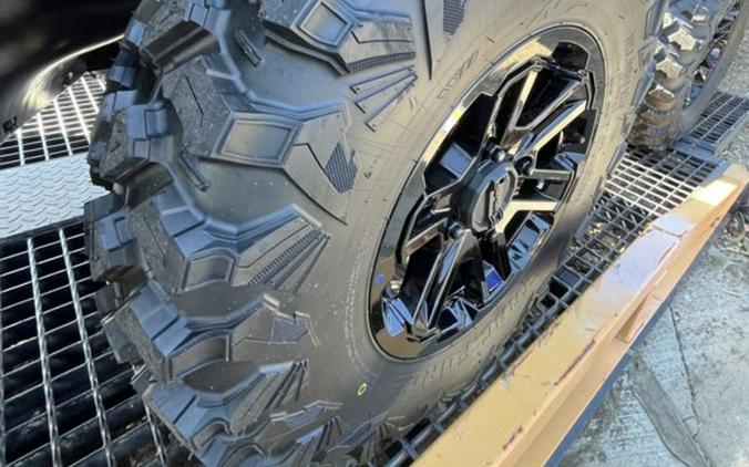 2027 Can-Am Defender XU MAX Limited HD11