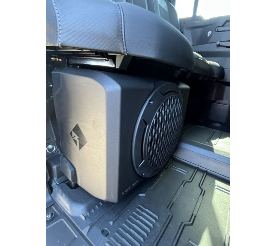 2027 Can-Am Defender XU MAX Limited HD11