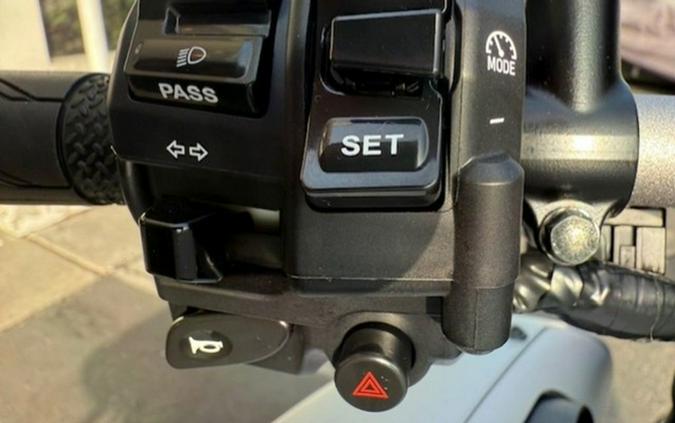 2025 Yamaha MT10SCGY 10