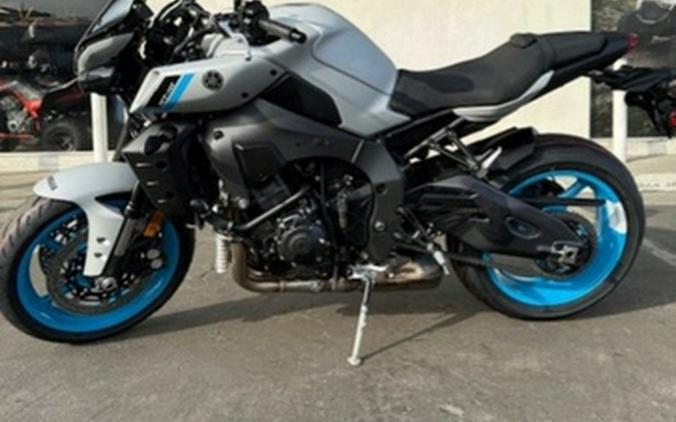 2025 Yamaha MT10SCGY 10