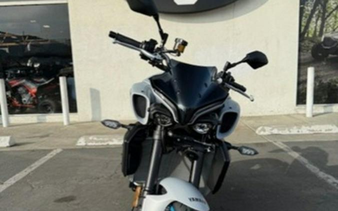 2025 Yamaha MT10SCGY 10