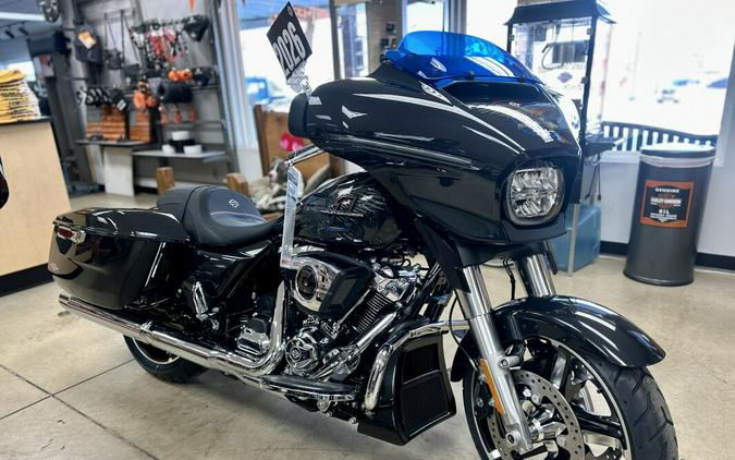 2026 Harley-Davidson® Street Glide® Midnight Ember Chrome Trim