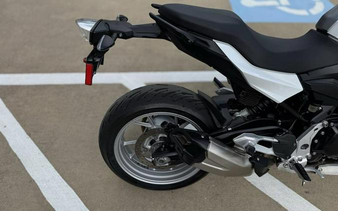 2020 BMW F 900 XR Light White