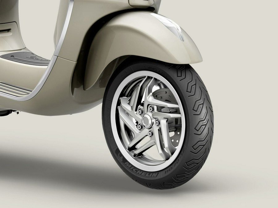 2027 Vespa Primavera 50