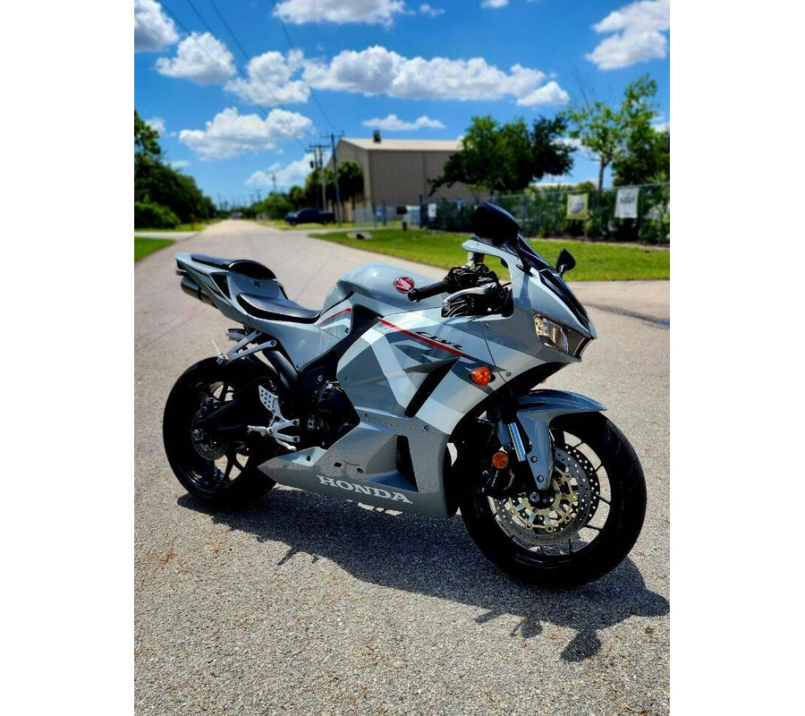 2025 Honda CBR600RR