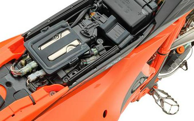 2027 KTM 300 XC-W Hardenduro