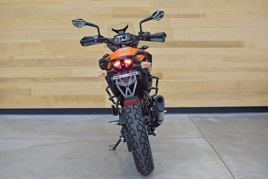 2024 KTM Adventure 390