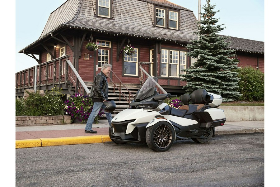 2024 Can-Am Spyder RT Sea-to-Sky