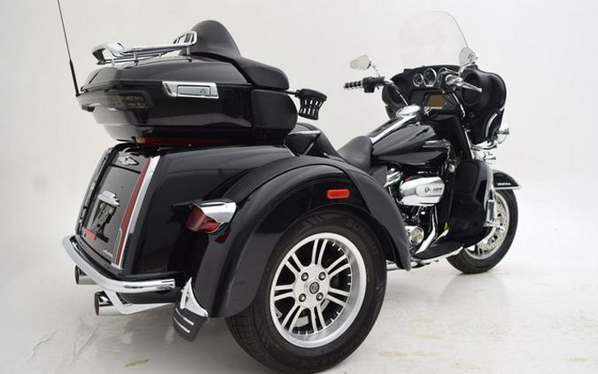 2018 Harley-Davidson FLHTCUTG - Tri Glide Ultra
