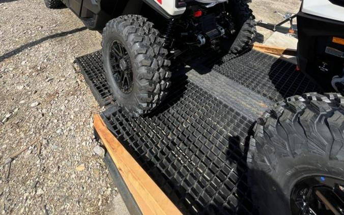 2027 Can-Am Defender XU MAX Limited HD11