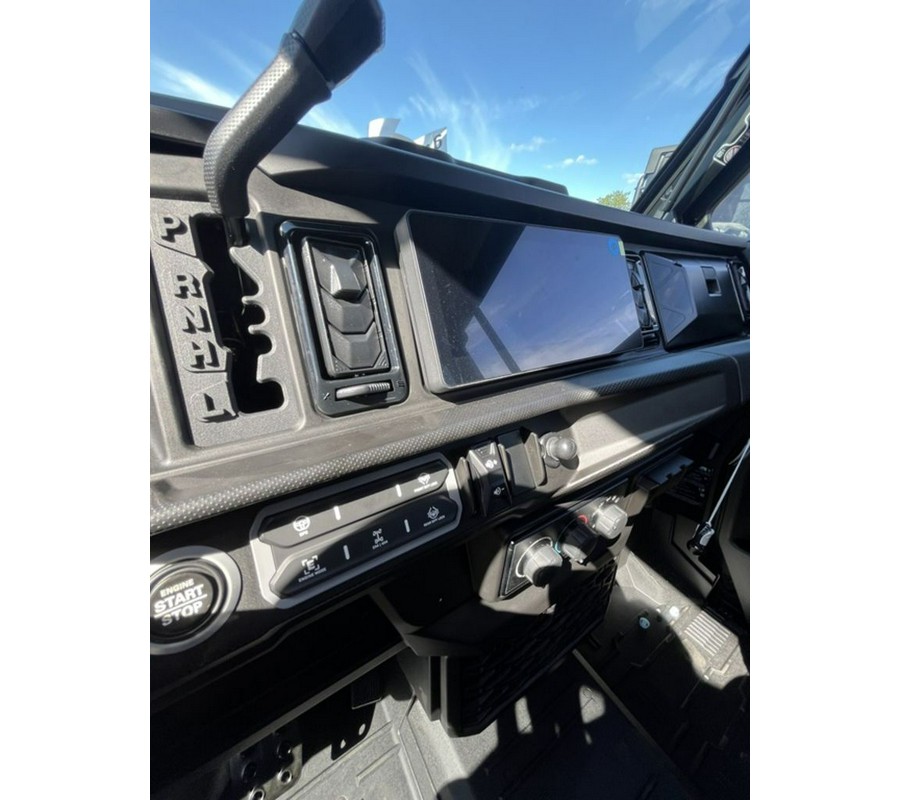 2027 Can-Am Defender XU MAX Limited HD11
