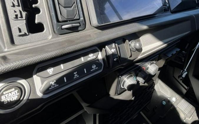 2027 Can-Am Defender XU MAX Limited HD11