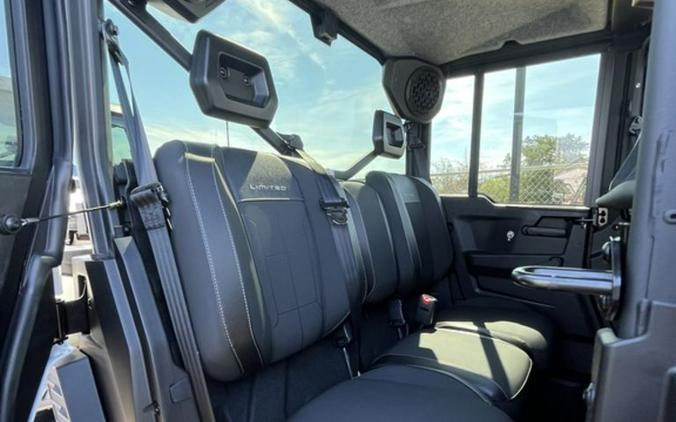 2027 Can-Am Defender XU MAX Limited HD11