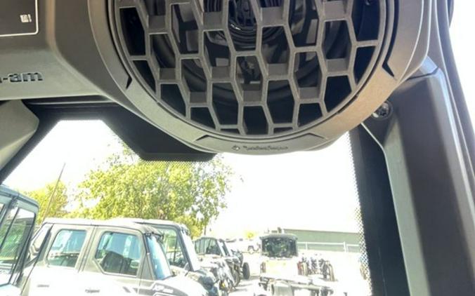 2027 Can-Am Defender XU MAX Limited HD11
