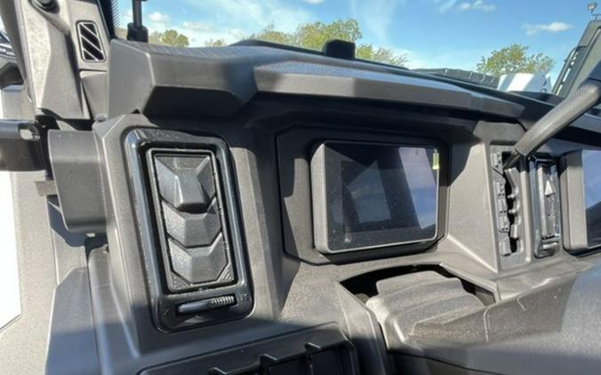 2027 Can-Am Defender XU MAX Limited HD11