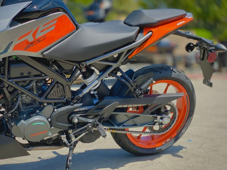 2023 KTM 200 Duke