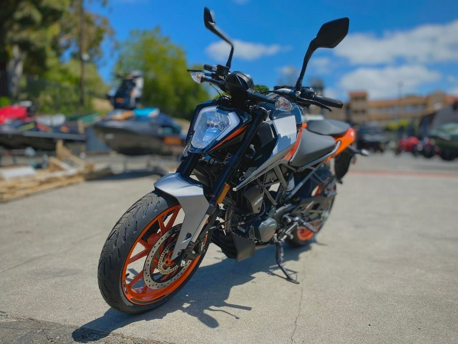 2023 KTM 200 Duke