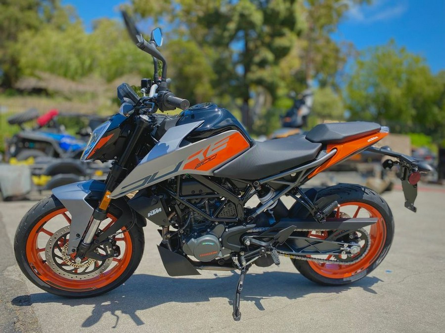 2023 KTM 200 Duke