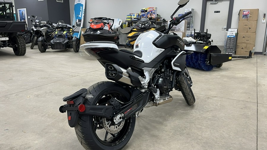 2024 CFMOTO NK 800