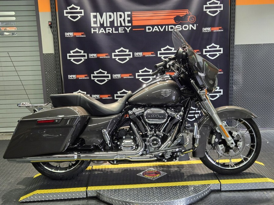 2023 Harley-Davidson Street Glide Special Gray Haze