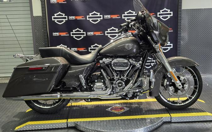 2023 Harley-Davidson Street Glide Special Gray Haze