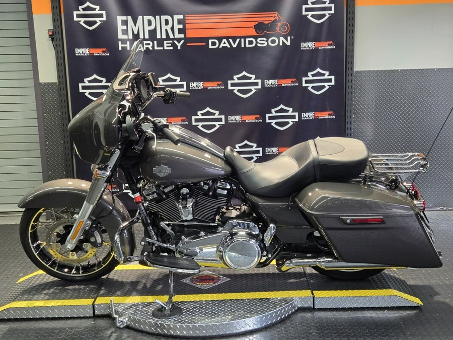 2023 Harley-Davidson Street Glide Special Gray Haze