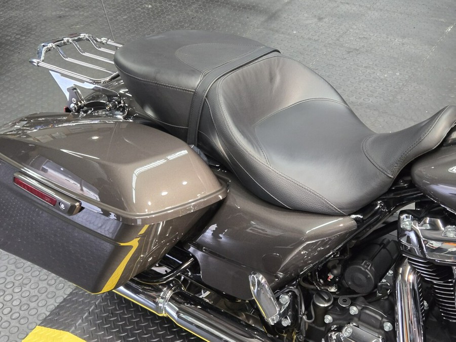 2023 Harley-Davidson Street Glide Special Gray Haze