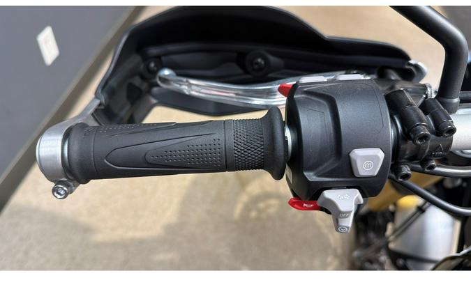 2025 Triumph SRAMBLER 1200 XE