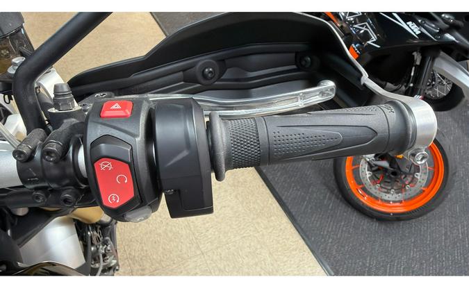 2025 Triumph SRAMBLER 1200 XE