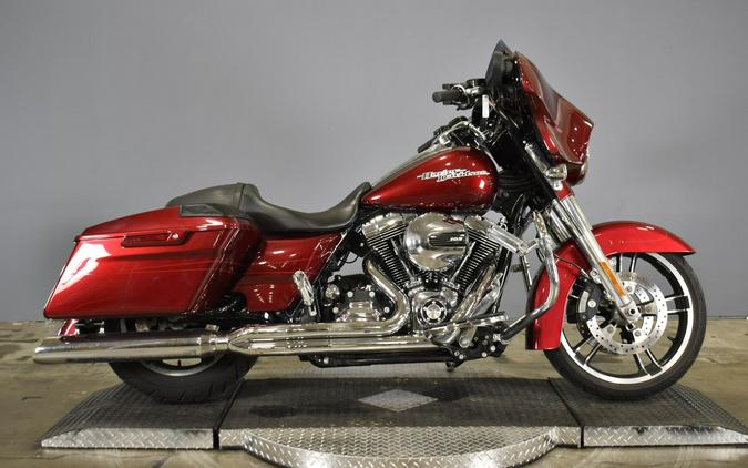 2016 Harley-Davidson Street Glide Special Velocity Red Sunglo