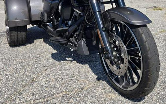 2023 Harley-Davidson® FLTRT - Road Glide® 3