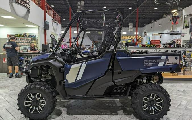 2023 Honda Pioneer 1000 Trail