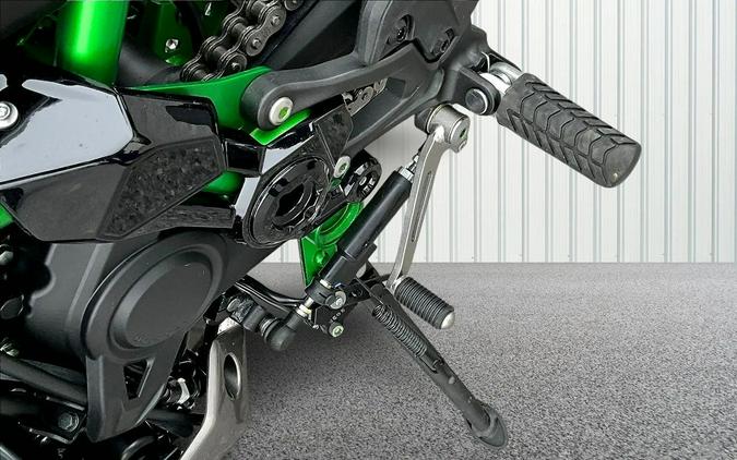 2025 Kawasaki Z900 SE ABS